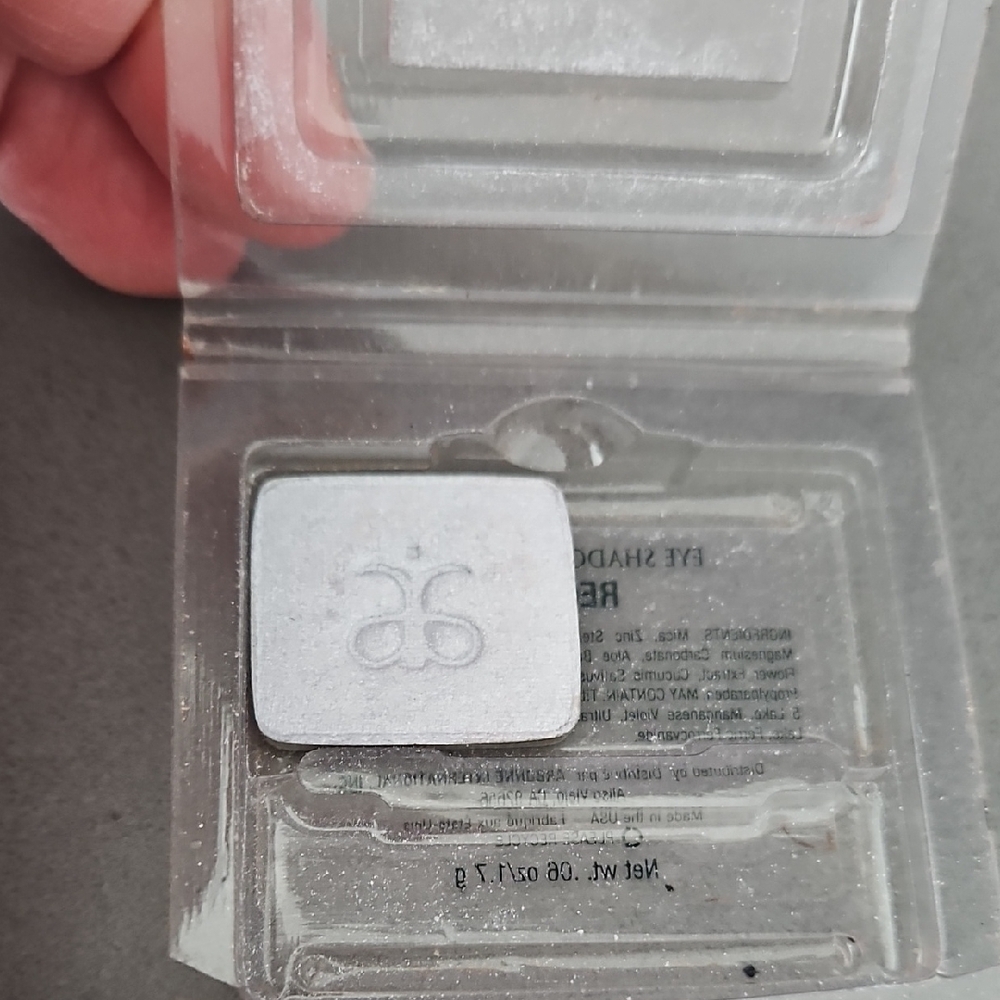 Arbonne Gloomy Eye Shadow NEW!